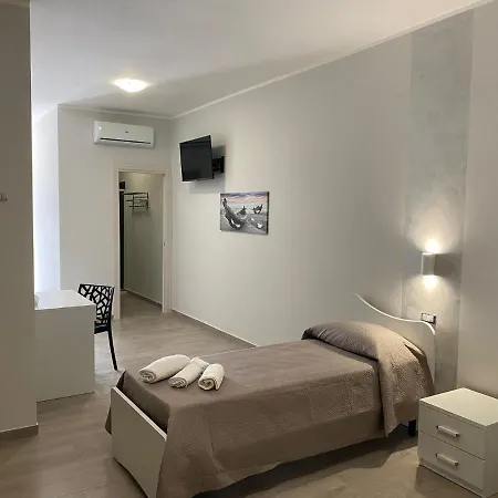 בית הארחה The Sisters 3*